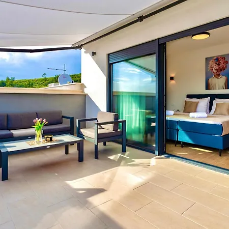 5 Bedroom Amazing In Podstrana