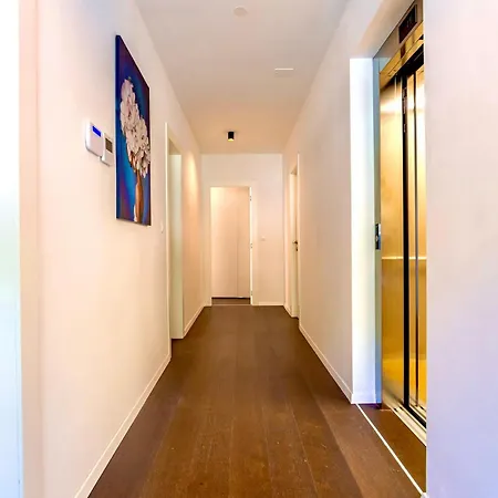 5 Bedroom Amazing In *