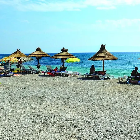 5 Bedroom Amazing In Holiday home Podstrana