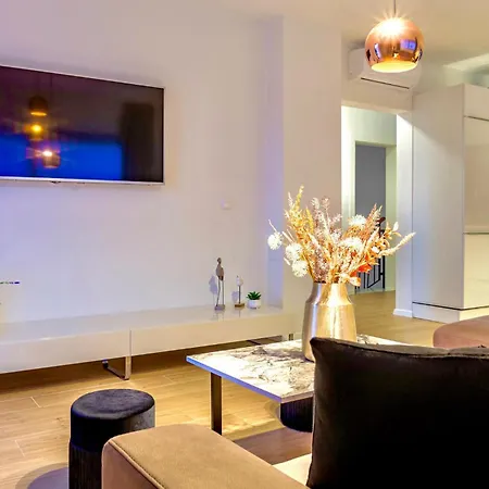 Holiday home 5 Bedroom Amazing In