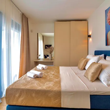 Holiday home 5 Bedroom Amazing In